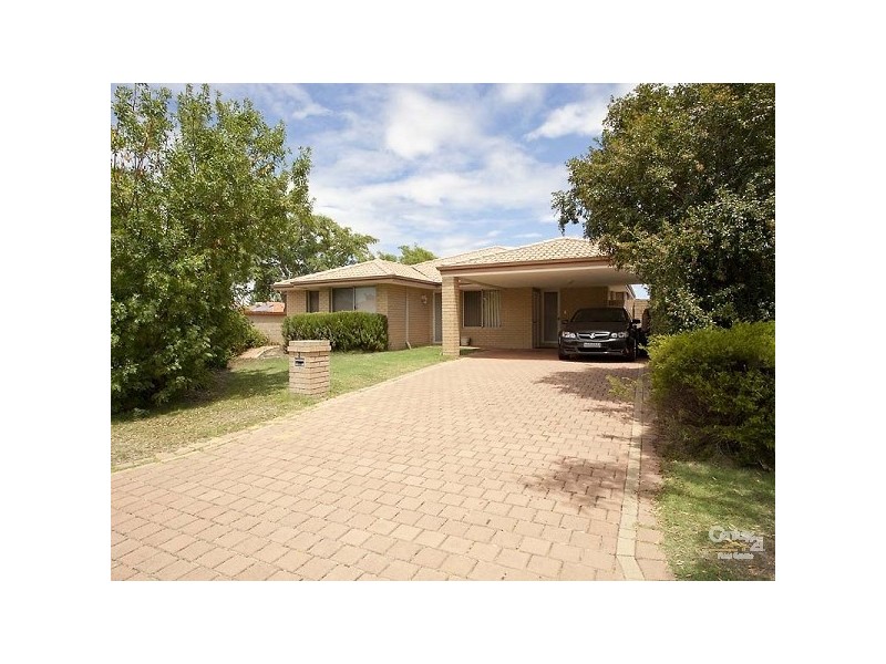 2 Kurrajong Drive, Thornlie WA 6108