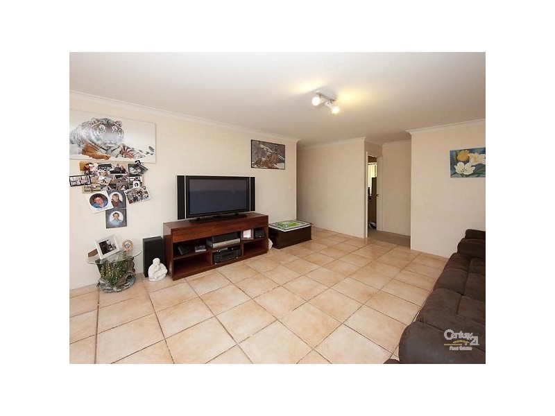 2 Kurrajong Drive, Thornlie WA 6108