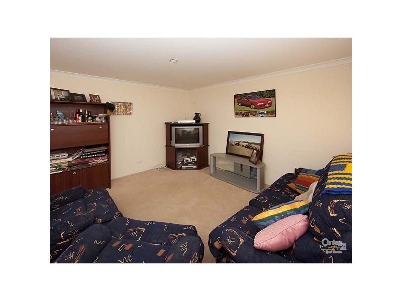 2 Kurrajong Drive, Thornlie WA 6108