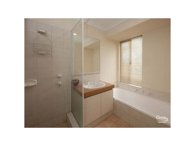 2 Kurrajong Drive, Thornlie WA 6108