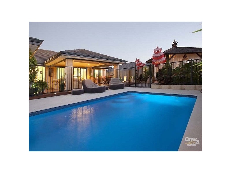 31 Hillhouse Way, Piara Waters WA 6112