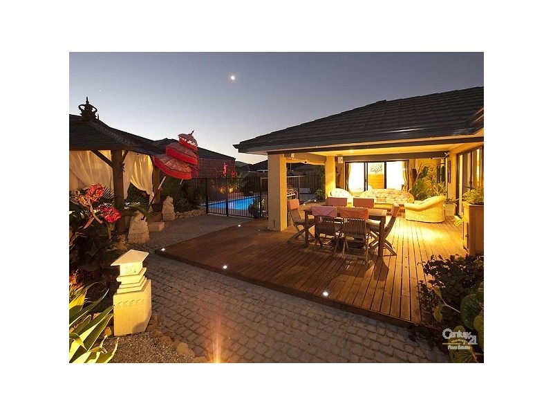 31 Hillhouse Way, Piara Waters WA 6112