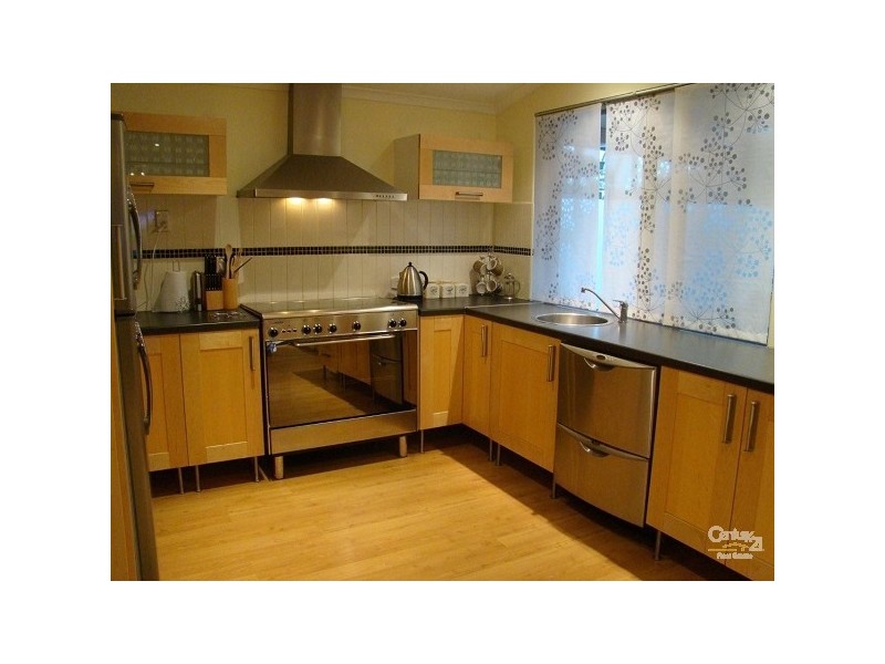 77 Shillington Way, Thornlie WA 6108