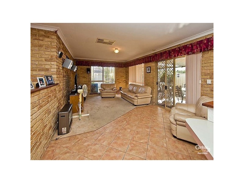 5 Hoya Court, Thornlie WA 6108