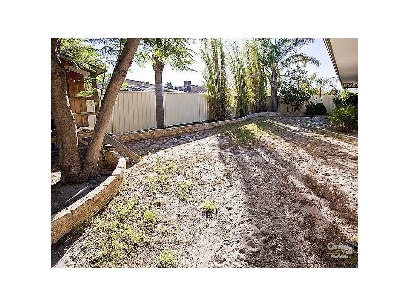 5 Hoya Court, Thornlie WA 6108