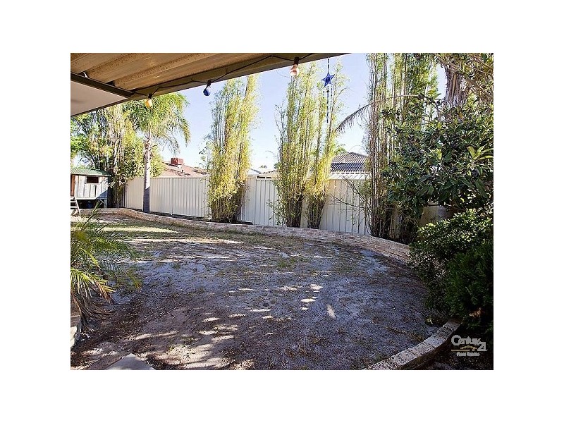 5 Hoya Court, Thornlie WA 6108