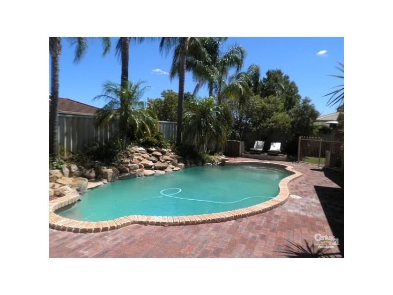 8 Sundew Place, Thornlie WA 6108