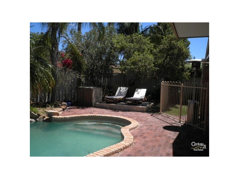 8 Sundew Place, Thornlie WA 6108