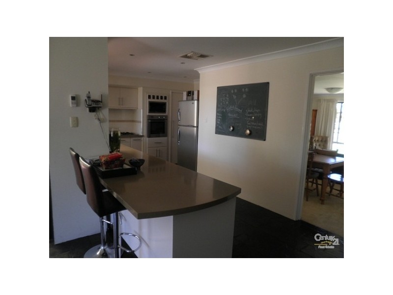 8 Sundew Place, Thornlie WA 6108