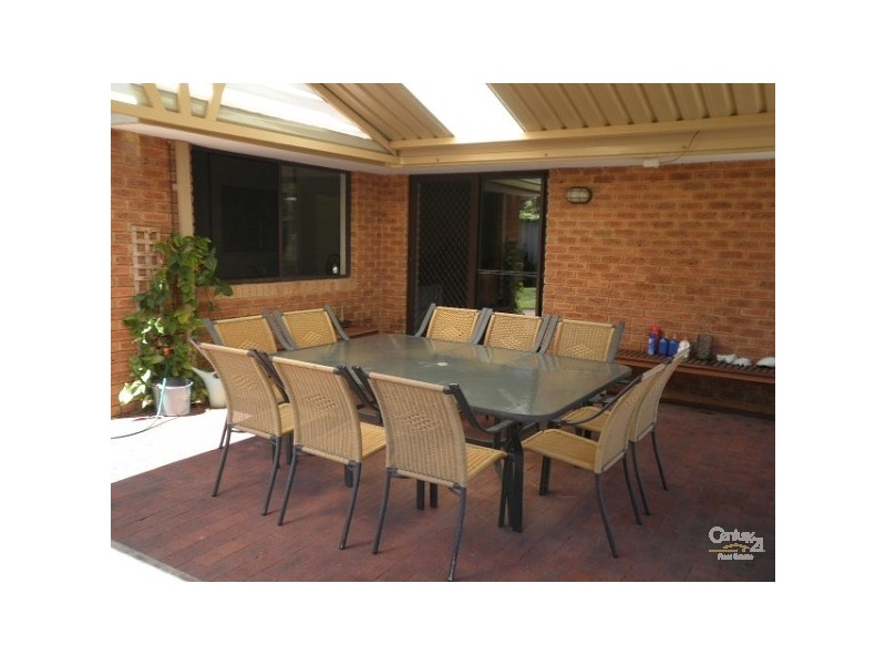 8 Sundew Place, Thornlie WA 6108