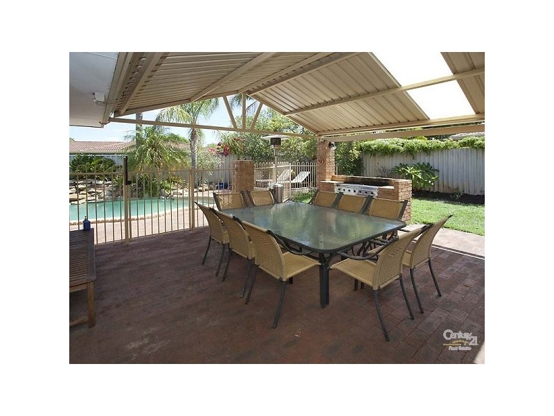 8 Sundew Place, Thornlie WA 6108
