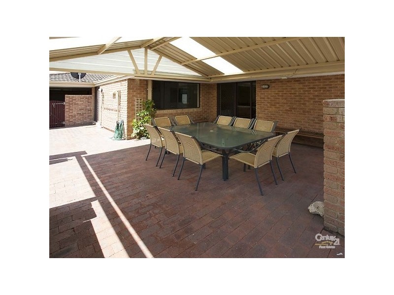 8 Sundew Place, Thornlie WA 6108