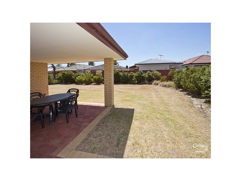 12 Ruth Ave, Canning Vale WA 6155