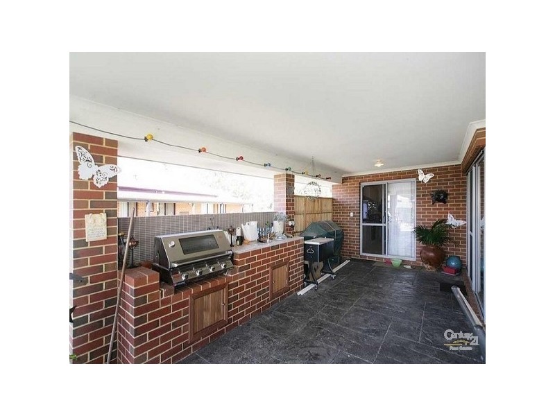 18 Coulterhand Circle, Byford WA 6122