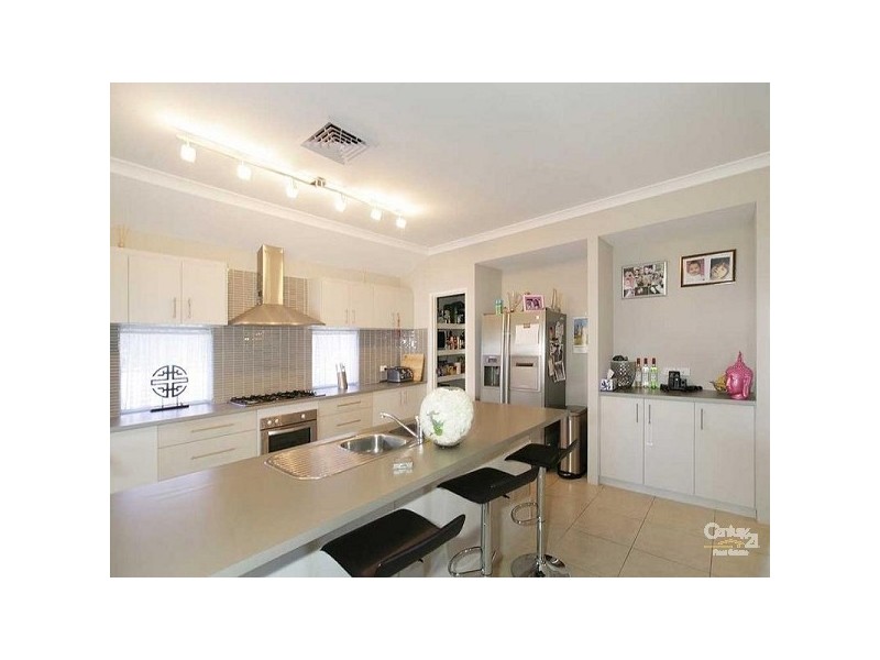 18 Coulterhand Circle, Byford WA 6122