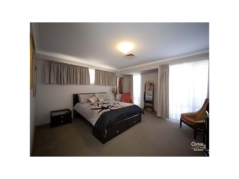 18 Coulterhand Circle, Byford WA 6122