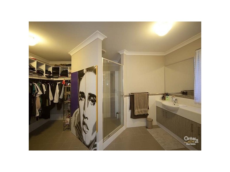 18 Coulterhand Circle, Byford WA 6122