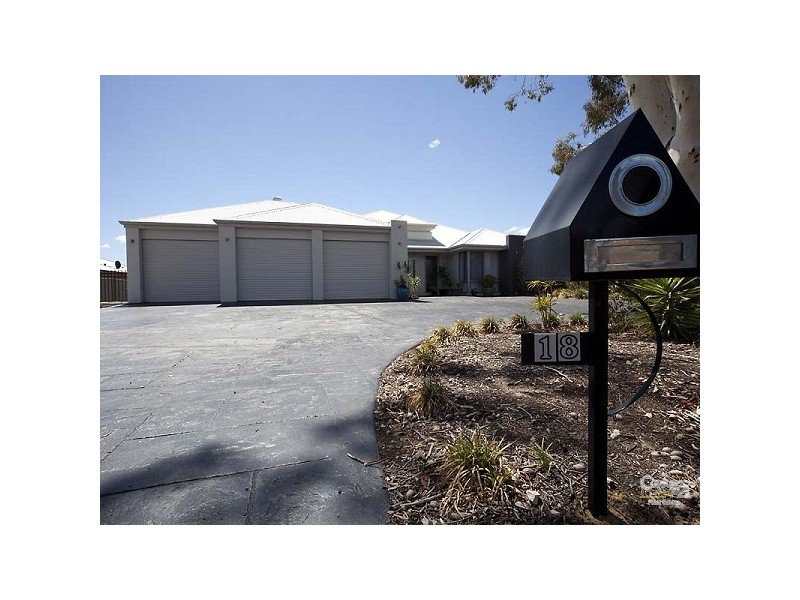 18 Coulterhand Circle, Byford WA 6122