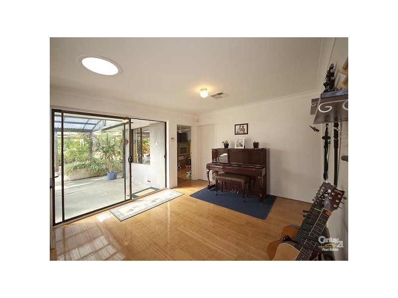 76 Queensville Avenue, Lynwood WA 6147