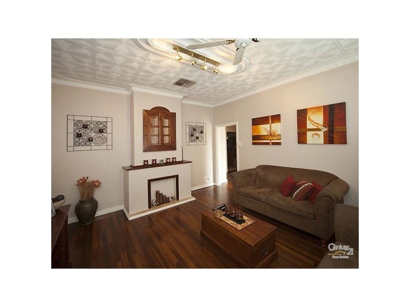 15 Morley Street, Maddington WA 6109