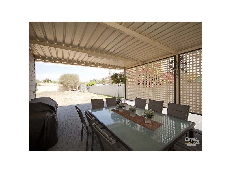 15 Morley Street, Maddington WA 6109