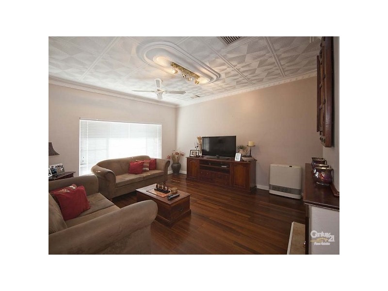 15 Morley Street, Maddington WA 6109