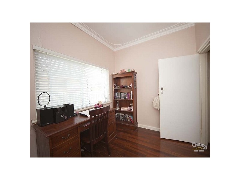 15 Morley Street, Maddington WA 6109