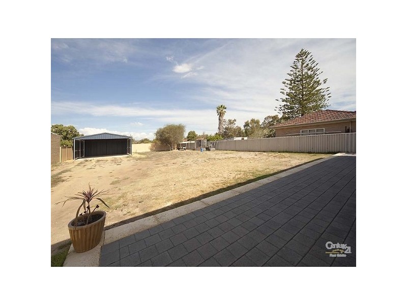 15 Morley Street, Maddington WA 6109