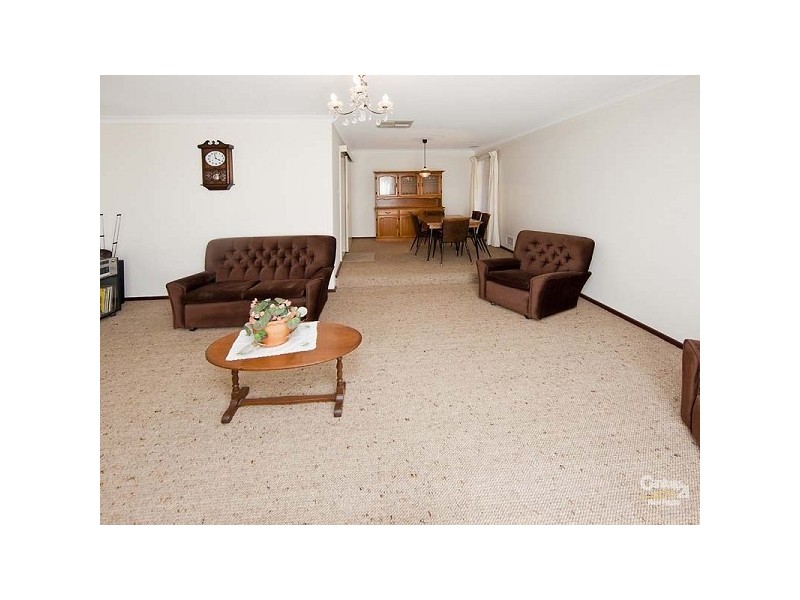 27 Hannan Place, Huntingdale WA 6110