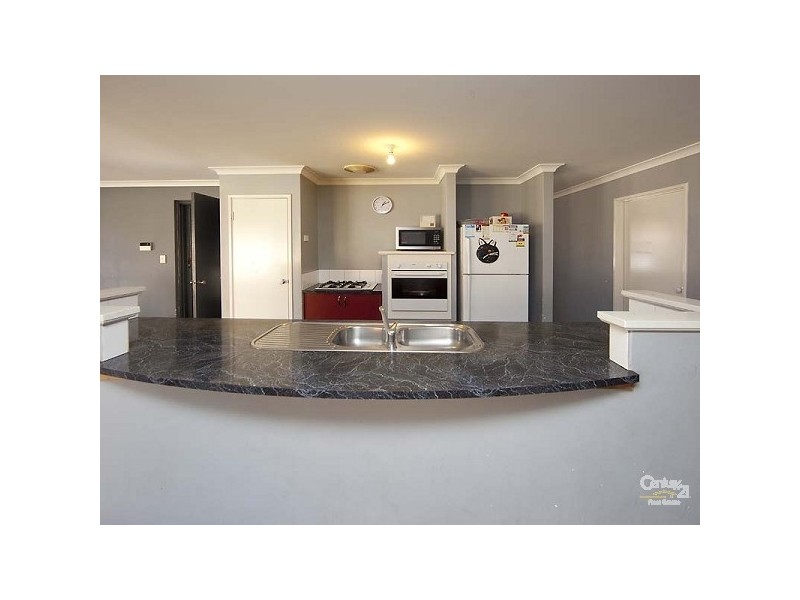 2 Bridge Road, Canning Vale WA 6155