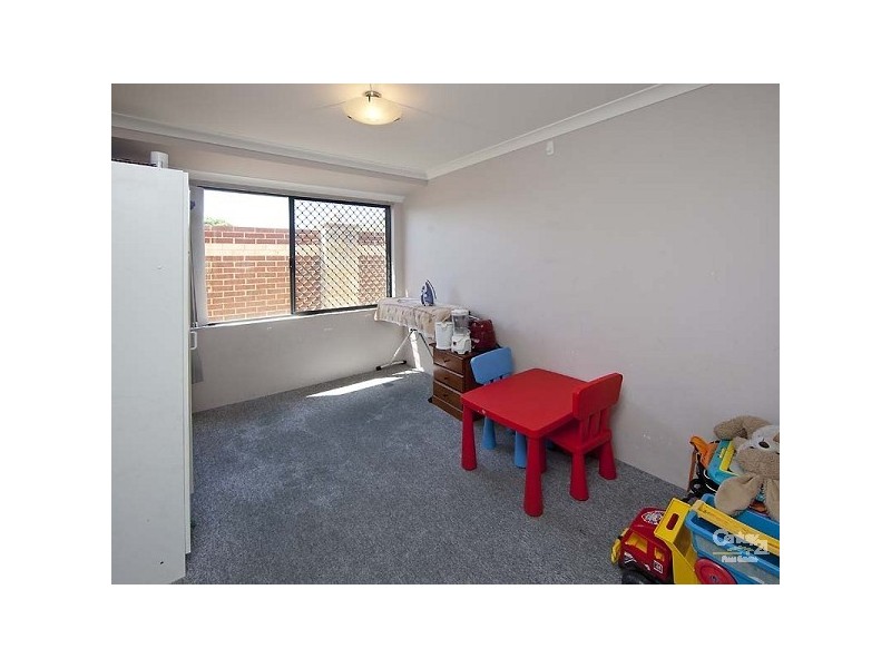 2 Bridge Road, Canning Vale WA 6155