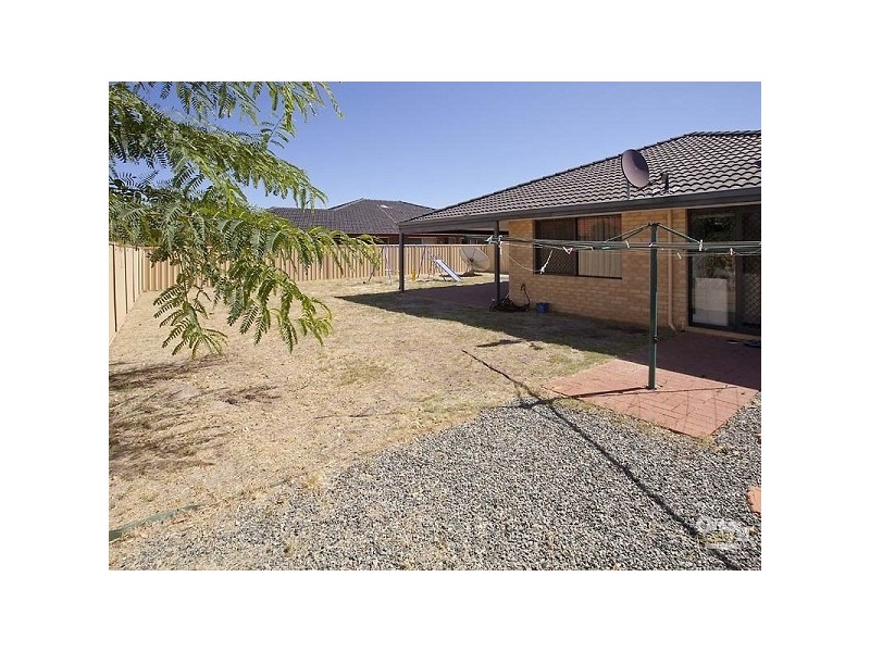 2 Bridge Road, Canning Vale WA 6155