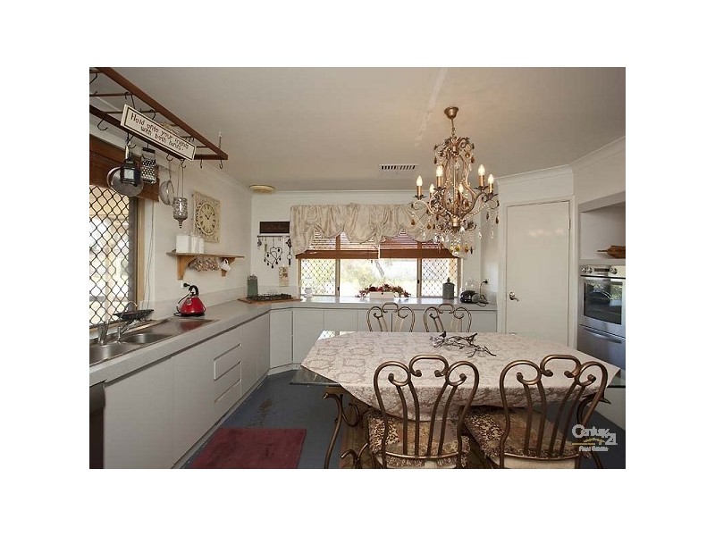 39 Mistletoe Drive, Huntingdale WA 6110