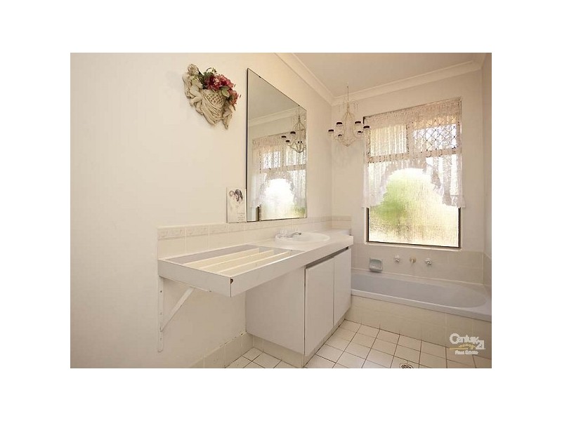 39 Mistletoe Drive, Huntingdale WA 6110