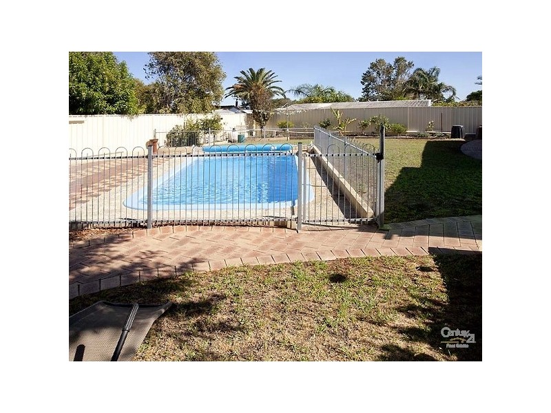 12 Norfolk Street, Forrestfield WA 6058