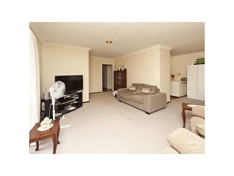 35 Hilton Crescent, Maddington WA 6109