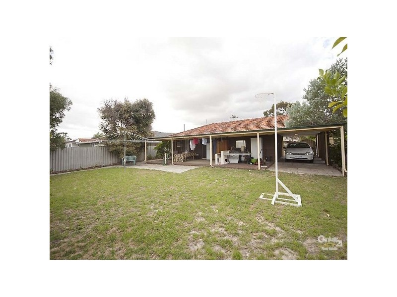 35 Hilton Crescent, Maddington WA 6109