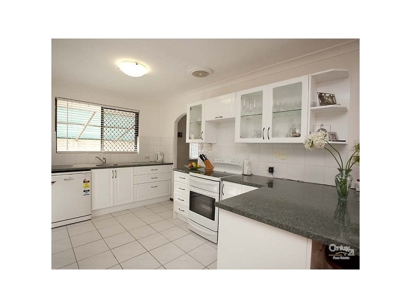 90 Regency Drive, Thornlie WA 6108