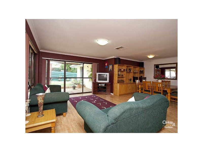 90 Regency Drive, Thornlie WA 6108