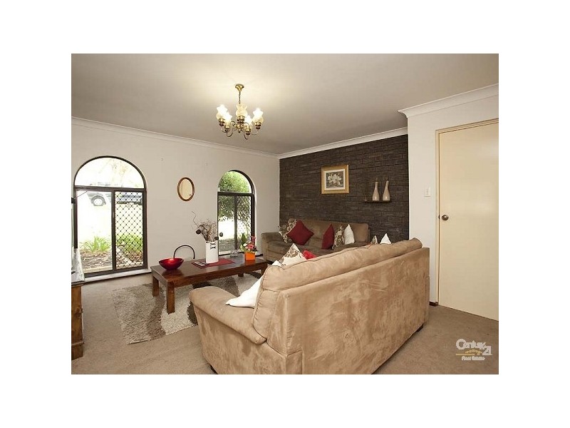90 Regency Drive, Thornlie WA 6108