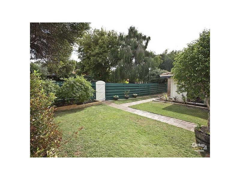 90 Regency Drive, Thornlie WA 6108