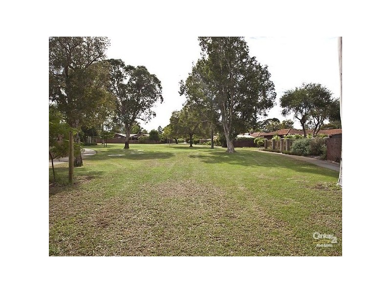 90 Regency Drive, Thornlie WA 6108