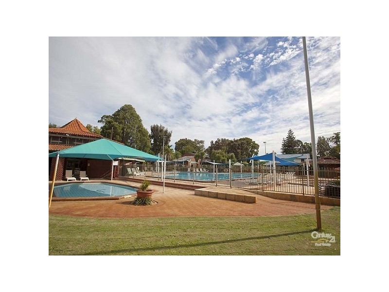 90 Regency Drive, Thornlie WA 6108