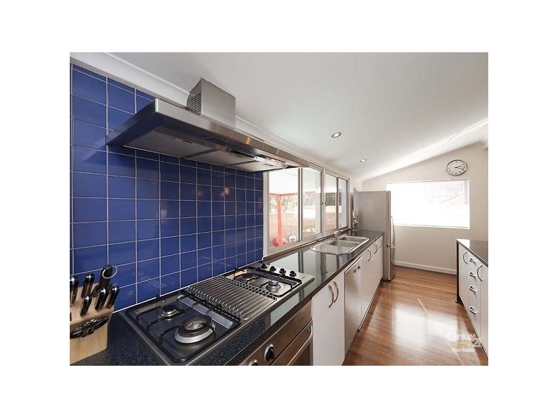 59 Redwood Crescent, Melville WA 6156