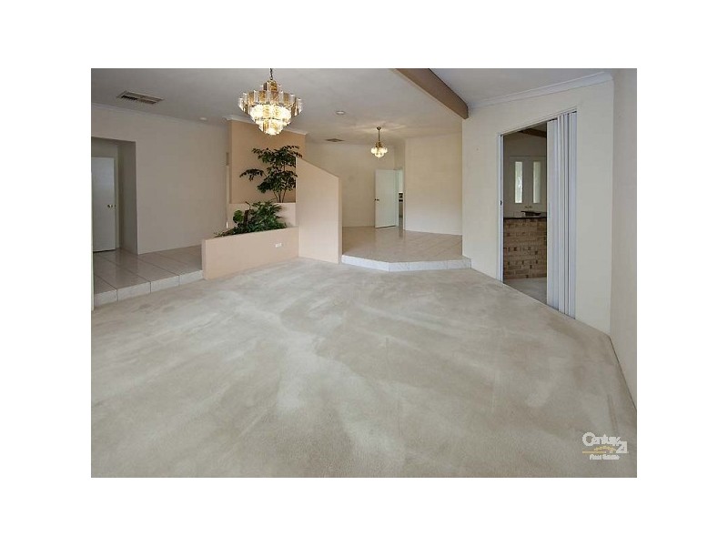 15 Pimelia Grove, Thornlie WA 6108