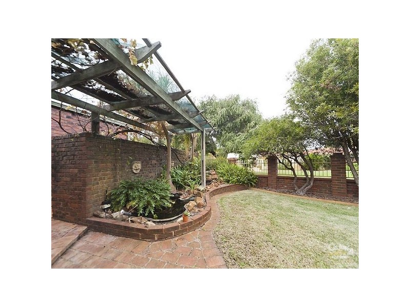 22 Princeton Court, Thornlie WA 6108