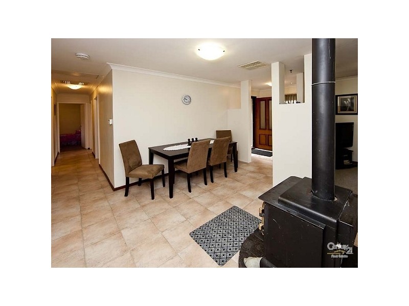 9 Newborough Place, Huntingdale WA 6110