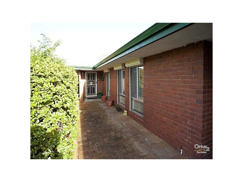 9 Newborough Place, Huntingdale WA 6110