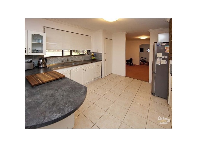 8 Selsdon Road, Camillo WA 6111