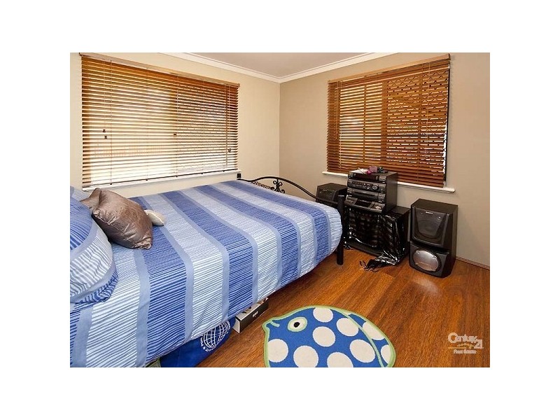 8 Selsdon Road, Camillo WA 6111